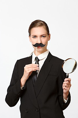 포토 JPG 서양인 외국인 백인 해외기획촬영 여자 2013년태국 비즈니스 돋보기 수염 실내 한명 들기 사람 정장 상반신 20대 성인 앞모습 관찰 비즈니스우먼 목표 콧수염 열정 남장 청년만 청년여자만 청년여자한명만 성인여자한명만 국내포토 1 옷 감정 뷰포인트 컨셉 모션 인종 청년 내부 직장인 여자만 여자한명만 성인여자만 성인만 파일형식