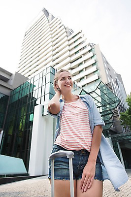 포토 JPG 주간 서양인 외국인 백인 해외기획촬영 우먼라이프 응시 여자 여유 2013년태국 여행 가방 호텔 리조트 휴가 휴식 한명 서기 웃음 사람 빌딩 상반신 20대 성인 야외 건물 앞모습 캐리어 여행가방 청년만 청년여자만 청년여자한명만 성인여자한명만 국내포토 자연요소 1 라이프스타일 건축물 시선 잡화 감정 뷰포인트 컨셉 모션 숙소 표정 인종 청년 여자만 여자한명만 성인여자만 성인만 파일형식