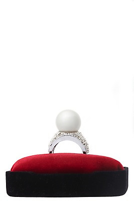 포토 JPG 스튜디오촬영 백그라운드 장신구 실내 사람없음 반지 보석 오브젝트 진주 진주반지 국내포토 내부 광석 진주_보석 파일형식