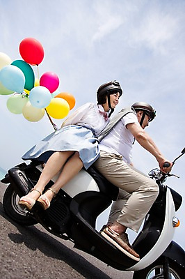 포토 JPG 주간 전신 라이프스타일 부부 커플 여자 할아버지 노년 남자 행복 도로 길 할머니 바다 여행 하늘 고글 한국 사랑 미소 웃음 사람 앉기 동양인 해변 야외 두명 앞모습 옆모습 실버라이프 청춘 제주도 노부부 다정 활발 한국인 오토바이 추억 60대 헬멧 해안도로 풍선 김녕해수욕장 노인만 국내포토 자연요소 감정 아시아 뷰포인트 컨셉 관계 교통시설 모션 표정 인종 성인 생활 바이크 보호장비 해수욕장 성인만 파일형식