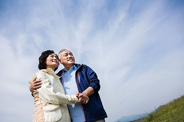 포토 JPG 주간 식물 라이프스타일 부부 커플 여자 할아버지 노년 남자 꽃 할머니 로우앵글 안기 하늘 레저 한국 아웃도어 서기 미소 웃음 사람 동양인 잔디 초원 상반신 야외 두명 레포츠 실버라이프 운동 제주도 손잡기 노부부 등산 트래킹 활발 한국인 풀 60대 상쾌 용눈이오름 노인만 국내포토 자연요소 감정 아시아 뷰포인트 컨셉 관계 모션 산 표정 건강 인종 성인 생활 성인만 파일형식
