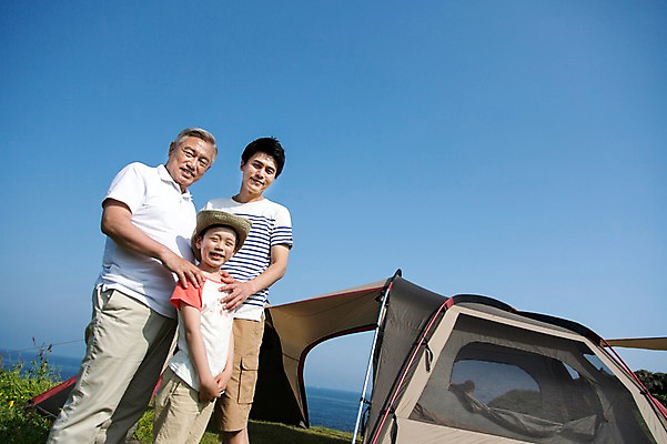 포토 JPG 주간 식물 라이프스타일 할아버지 노년 남자 행복 아들 어린이 바다 여행 가족 하늘 손자 한국 텐트 서기 미소 웃음 사람 동양인 소년 잔디 초원 상반신 성인 야외 세명 30대 부모 제주도 화목 다정 캠핑 한국인 자녀 가족라이프 풀 아빠 60대 섭지코지 부자지간 남자만 국내포토 자연요소 감정 아시아 컨셉 관계 모션 레저 표정 캠핑도구 인종 생활 장년 손주 파일형식