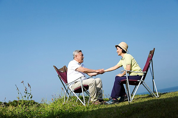포토 JPG 주간 전신 식물 라이프스타일 부부 여자 할아버지 노년 남자 꽃 행복 할머니 여행 의자 하늘 한국 미소 웃음 사람 앉기 동양인 잔디 초원 성인 야외 두명 옆모습 실버라이프 제주도 마주보기 손잡기 노부부 화목 다정 캠핑 한국인 풀 60대 섭지코지 노인만 국내포토 자연요소 커플 감정 아시아 뷰포인트 가구 컨셉 모션 레저 표정 인종 생활 성인만 파일형식