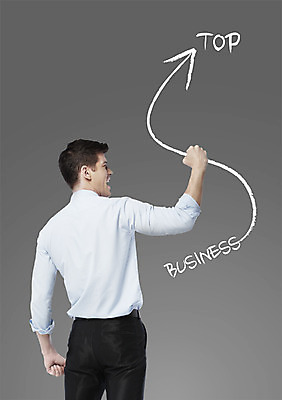 PSD 서양인 외국인 편집 편집이미지 문자 영어 남자 화살표 백그라운드 비즈니스 텍스트 포토일러 한명 서기 사람 손짓 상반신 성인 타이포그라피 뒷모습 주먹 디지털합성 합성 남자만 남자한명만 성인남자만 성인만 이미지편집 1 뷰포인트 모션 인종 파일형식