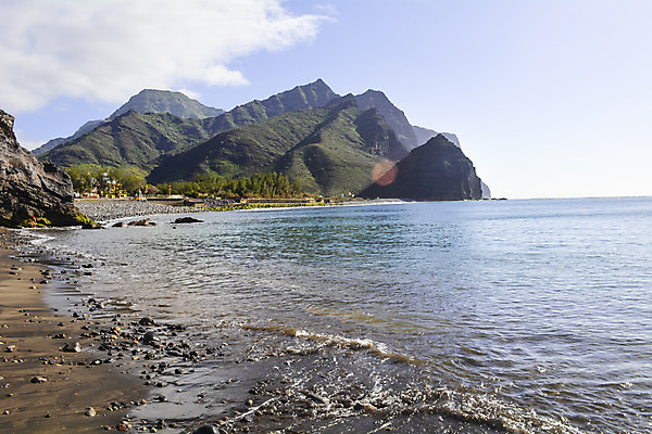포토 JPG 해외이미지 구름 모래 파도 바다 섬 여행 백그라운드 자연 벽지 하늘 휴가 산 풍경 사람없음 야외 물 여름 파란색 컬러풀 햇빛 여행객 평화 맑음 검은색 바위 만 스페인 언덕 화산 장면 타운 대서양 스페인어 파라다이스 수평선 해외202004 해외포토 자연요소 계절 유럽 컬러 컨셉 날씨 사람 태양 돌_바위 도시 생태계 파일형식 이미지허브