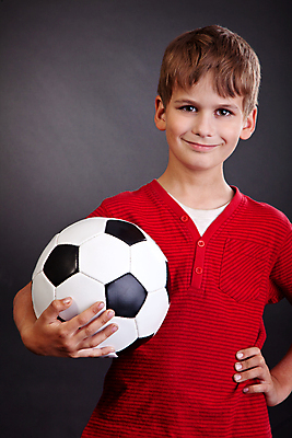 포토 JPG 해외이미지 교육 남자 행복 얼굴 어린이 스포츠 포즈 백그라운드 공 놀이 건강 한명 미소 사람 소년 10대 컵 운동 축구 경쟁 기쁨 유로 게임 흰색 표현 잡기 우승 부채 흥분 고립 골 운동가 해외202004 해외포토 1 식기 감정 컬러 컨셉 돈 모션 청소년 표정 신체부위 구기 최고 파일형식 이미지허브