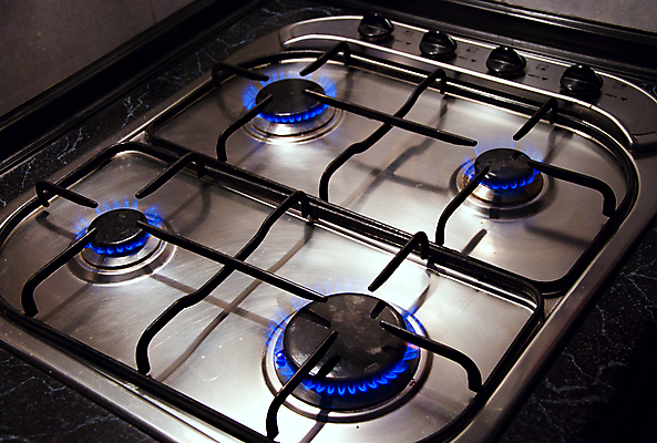 포토 JPG 해외이미지 산업 밧줄 불 주택 따뜻함 요리 사람없음 내부 파란색 빛 금속 주방 검은색 어둠 힘 기계 에너지 레인지 뜨거움 원형 오븐 위험 난로 버너 묘사 연료 가스 온도 내추럴 연소 광 화상 해외202004 해외포토 자연요소 도형 줄 컬러 컨셉 재질 건물 가전제품 상처 난방기 파일형식 이미지허브