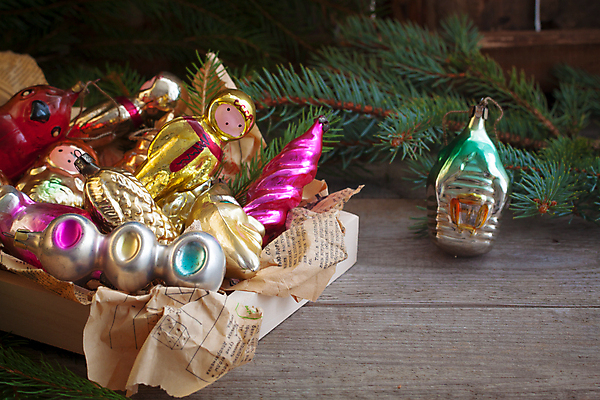 포토 JPG 해외이미지 나무 전통 계절 백그라운드 크리스마스 겨울 공 유리 휴가 전등 새해 사람없음 장식 빨간색 빛 컬러풀 장난감 장식볼 수확 종 흰색 나뭇가지 시골 축하 소나무 황금 12월 복고 상록수 전나무 구식 소비에트 옛날 해외202004 해외포토 식물 기념일 컬러 컨셉 농업 재질 조명 날짜 파일형식 이미지허브