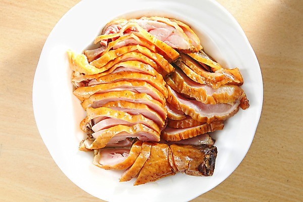포토 JPG 해외이미지 음식 조각 오리 육류 요리 사람없음 주방 식당 식사 슬라이스 점심식사 해외202004 해외포토 식재료 조류 상점 파일형식 이미지허브