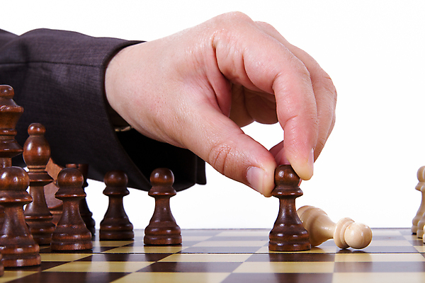 포토 JPG 해외이미지 손 교육 컨셉 생각 비즈니스 모션 놀이 성공 레저 추상 세포 창조 사람없음 목재 경쟁 블록 게임 잡기 우승 체스말 체스 선택 목표 계획 대표 배열 전쟁 패배 전략 장군 해결 전쟁터 고립 사기꾼 어려움 인내 특별함 필승 스타일 해외202004 해외포토 나무 직업 무늬 재료 신체부위 최고 말_게임 파일형식 이미지허브