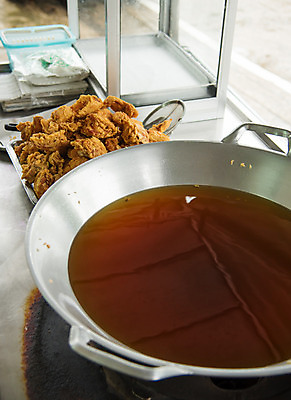 포토 JPG 해외이미지 음식 육류 요리 사람없음 식사 저녁식사 치킨 튀김 황금 속도 남쪽 깊이 해로움 해외202004 해외포토 컨셉 식재료 방향 닭고기요리 파일형식 이미지허브