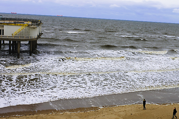 포토 JPG 해외이미지 구름 계절 모래 파도 바다 여행 자연 하늘 바람 날씨 휴가 사람 풍경 사람없음 물 파란색 탑 항구 봄 산책 회색 가을 굴 신선 만 서핑 네덜란드 폭풍 북쪽 옛날 수평선 해외202004 해외포토 자연요소 건축물 유럽 컬러 교통시설 어패류 휴식 수상스포츠 방향 생태계 파일형식 이미지허브