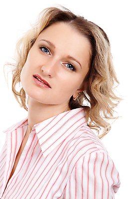 포토 JPG 해외이미지 백인 긴머리 여자 얼굴 분홍색 한명 사람 금발 머리 유행 흰색 표현 화려 우아함 닫기 고립 러시아인 스타일 표현성 해외202004 해외포토 서양인 1 헤어스타일 컬러 컨셉 모션 신체부위 파일형식 이미지허브