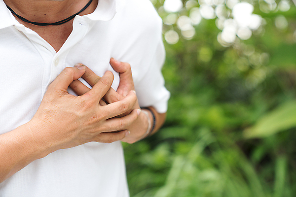 포토 JPG 해외이미지 남자 백그라운드 사람 성인 사람없음 고통 하트 질병 공격 흉부 시스템 궤 심장병 혼자 해외202004 해외포토 모양 감정 의학 모션 호흡기관 파일형식 이미지허브