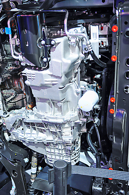 포토 JPG 해외이미지 부분 교통시설 자동차 새로움 바닥 실내 사람 사람없음 금속 장비 금지 기구 바퀴 수리 역 보호 은색 엘리베이터 땅 아래 전시회 측정 타이어 각도 볼트 가스 질서 잭 모터 배기가스 철강 컨베어밸트 해외202004 해외포토 육상교통 컬러 교통 컨셉 재질 내부 기계 전시 공구 예절 방향 시설 위치 파일형식 이미지허브