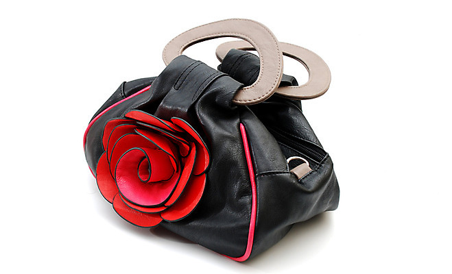 포토 JPG 해외이미지 디자인 옷 여자 백그라운드 가방 추상 선물 사람없음 장식 쇼핑 상자 유행 상점 핸드백 흰색 반지 잡기 도시 화려 지갑 재산 고급 우아함 닫기 상품 가죽 고객 심볼 오브젝트 싱글 복고 상업 지퍼 적재 짐싸기 고립 스타일 해외202004 해외포토 잡화 컬러 컨셉 무늬 장신구 모션 사람 금융 파일형식 이미지허브