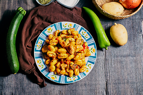 포토 JPG 해외이미지 식물 접시 음식 토마토 채소 파스타 요리 사람없음 빨간색 주방 식사 저녁식사 이탈리아 회색 신선 맛 인스턴트 굽기 지중해 허브 메인 준비 올리브 햄 지역 베이컨 무침 바질 캐서롤 탄수화물 핸드메이드 바이에른 해외202004 해외포토 식기 열매 유럽 바다 컬러 컨셉 서양음식 독일 육류 돼지고기 용기_그릇 구이 파일형식 이미지허브