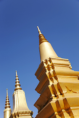 포토 JPG 해외이미지 아시아 종교 여행 불교 건축양식 하늘 사람없음 파란색 탑 비행 사찰 역사 큼 캄보디아 해외202004 해외포토 건축물 건축 나라 컬러 종교건축 크기 파일형식 이미지허브