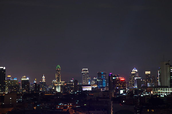 포토 JPG 해외이미지 아시아 여행 비즈니스 건축양식 태국 하늘 호텔 아파트 풍경 사람없음 건물 파란색 빛 도시풍경 사무실 탑 고층빌딩 황혼 새벽 도시 도심 야간 방콕 콘도 타운 스카이라인 해외202004 해외포토 자연요소 건축물 건축 나라 컬러 숙소 주택 빌딩 일몰 파일형식 이미지허브