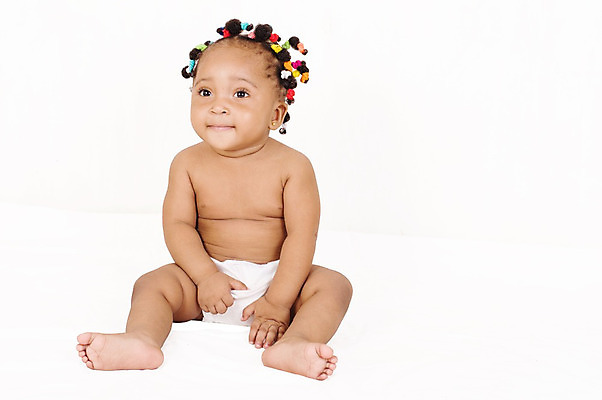 포토 JPG 해외이미지 응시 여자 행복 감정 어린이 건강 한명 사람 육아 아기 치아 층 고립 위생관리 해외202004 해외포토 1 시선 관리 소화기관 파일형식 이미지허브