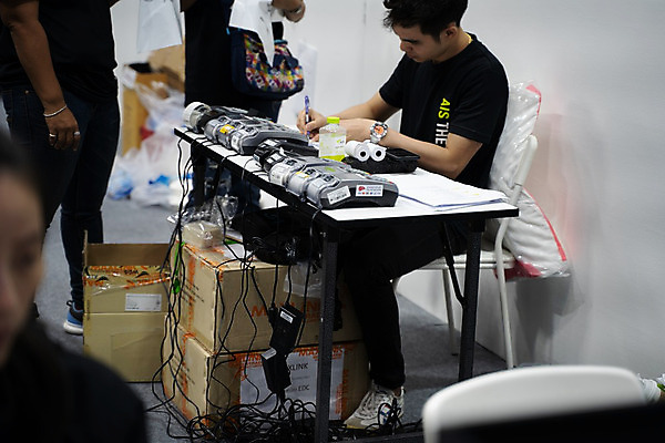 포토 JPG 해외이미지 배너 회사 비즈니스 태국 모바일 서기 사람 이벤트 사람없음 스마트폰 운동 상점 정보 센터 뉴스 시장 가장자리 구매 군중 사과 큼 전시회 무역 진열장 방콕 쇼 공평 10월 부스 매각 엑스포 해외202004 해외포토 산업 아시아 과일 모션 건강 핸드폰 스마트기기 쇼핑 전시 날짜 둘레 크기 파일형식 이미지허브