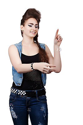 포토 JPG 해외이미지 백인 모델 응시 드레스 여자 행복 얼굴 백그라운드 장난 놀이 한명 사람 10대 초록색 물 파란색 빛 유행 거품 기쁨 자유 게임 흰색 긍정 비누 타격 해외202004 해외포토 자연요소 서양인 1 시선 옷 감정 컬러 컨셉 모션 청소년 신체부위 위생용품 파일형식 이미지허브