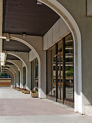 포토 JPG 해외이미지 모양 디자인 외관 교육 벽 여행 건축양식 창문 유리 그림자 사람없음 야외 건물 빛 사무실 흰색 도시 복도 역사 도서관 통로 아치 박물관 광장 장면 안뜰 스타일 해외202004 해외포토 건축물 건축 컬러 비즈니스 재질 파일형식 이미지허브