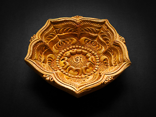 포토 JPG 해외이미지 전통 종교 백그라운드 사람없음 장식 검은색 축제 어둠 램프 축하 도자기 디자이너 인도인 기회 점토 진흙 등잔 숭배 해외202004 해외포토 외국인 직업 컬러 컨셉 조명 동양인 파일형식 이미지허브