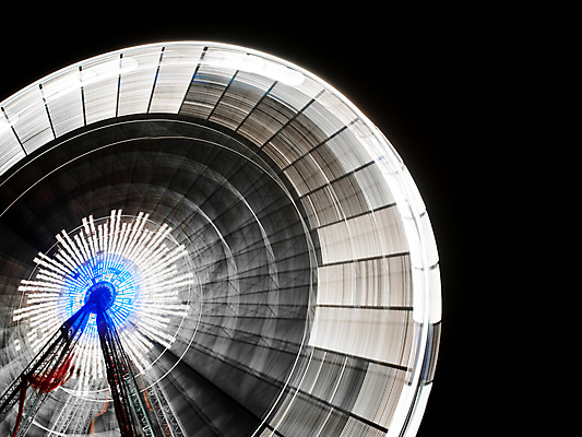 포토 JPG 해외이미지 공원 모션 놀이 사람없음 빨간색 파란색 빛 검은색 축제 기쁨 바퀴 원형 야간 큼 서커스 속도 공평 돌리기 블러 해외202004 해외포토 자연요소 도형 공공시설 감정 컬러 크기 파일형식 이미지허브