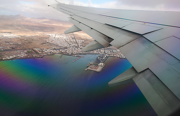 포토 JPG 해외이미지 구름 응시 여행 백그라운드 날개 창문 교통시설 하늘 휴가 비행기 안테나 풍경 사람없음 공중 파란색 땅 해외202004 해외포토 자연요소 시선 컬러 교통 통신 항공교통 대중교통 시설 파일형식 이미지허브