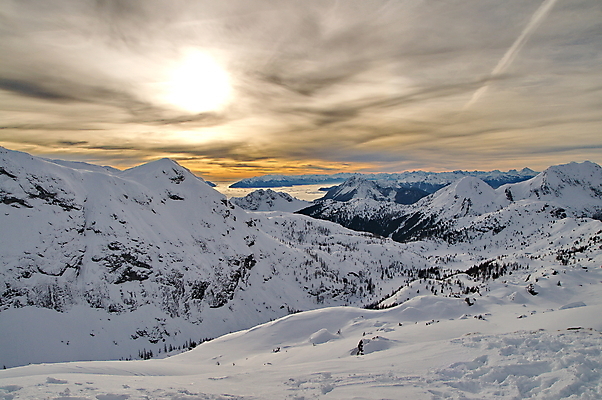 포토 JPG 해외이미지 나무 구름 계절 백그라운드 겨울 오렌지 자연 하늘 동화 휴가 산 파노라마 풍경 사람없음 야외 빨간색 빛 컬러풀 햇빛 태양 노란색 일출 환경 냉동 일몰 새벽 흐름 안개 덮개 흰색 정상 서리 알프스 암초 내추럴 깊이 눈내림 해외202004 해외포토 자연요소 식물 유럽 컬러 컨셉 과일 날씨 눈_날씨 촬영기법 노을 뚜껑 생태계 파일형식 이미지허브