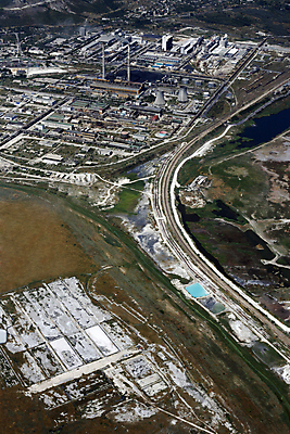 포토 JPG 해외이미지 나무 구름 지구 호수 여행 날개 창문 교통시설 자연 하늘 휴가 비행기 풍경 잔디 사람없음 초록색 파란색 비행 공항 파일럿 땅 항공 머리위 제트기 타운 기어 착륙 수평선 해외202004 해외포토 자연요소 식물 직업 컬러 교통 항공교통 대중교통 도시 시설 생태계 파일형식 이미지허브