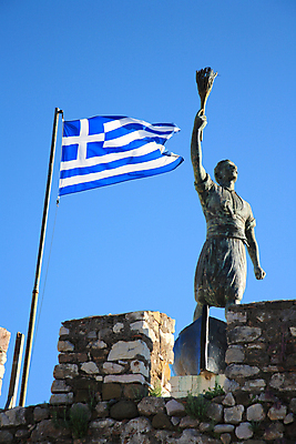 포토 JPG 해외이미지 여행 건축양식 하늘 사람없음 야외 조각상 성 그리스 그리스국기 해외202004 해외포토 건축물 건축 유럽 조형물 국기 파일형식 이미지허브