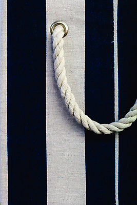 포토 JPG 해외이미지 선 밧줄 줄 바다 넥타이 항해 사람없음 파란색 갈색 힘 흰색 보트 코드 묶기 오브젝트 질감 매듭 섬유 노끈 고립 해외202004 해외포토 잡화 컬러 배_교통 모션 직물 파일형식 이미지허브