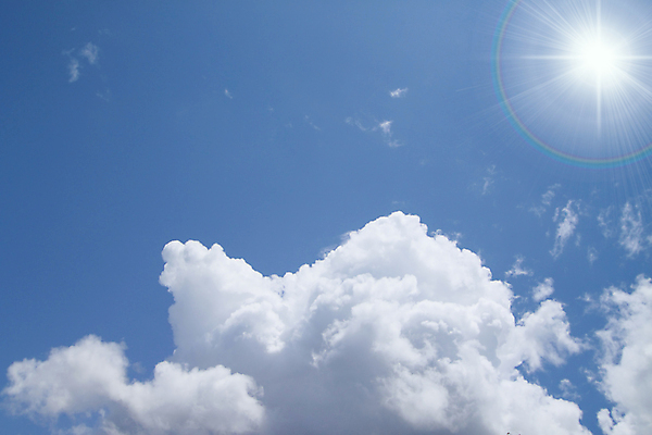 포토 JPG 해외이미지 구름 백그라운드 자연 하늘 날씨 사람없음 파란색 햇빛 흰색 천국 해외202004 해외포토 자연요소 컬러 태양 생태계 파일형식 이미지허브