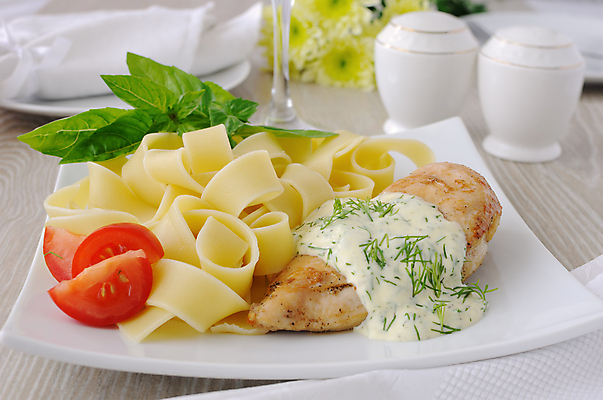 포토 JPG 해외이미지 그릇 접시 음식 토마토 재료 방울토마토 탁자 파스타 건강 스파게티 요리 사람없음 옆모습 장식 주방 요식업 식당 저녁식사 이탈리아 카페 식탁보 아침식사 크림 브런치 칼로리 점심식사 단백질 딜 생식 탄수화물 페투치네 해외202004 해외포토 식기 유럽 산업 뷰포인트 가구 채소 서양음식 상점 식사 영양소 파스타면 파일형식 이미지허브