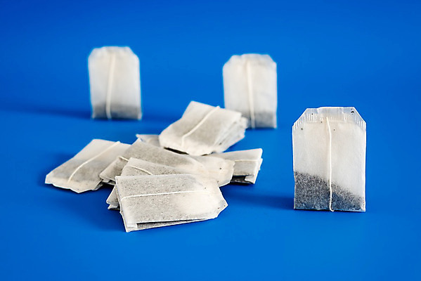 포토 JPG 해외이미지 티타임 실내 사람없음 차 파란배경 티백 해외202004 해외포토 음료 백그라운드 휴식 내부 파란색 차_음료 파일형식 이미지허브