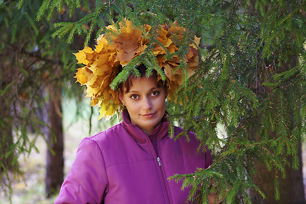 포토 JPG 해외이미지 나무 백인 1 계절 여자 행복 얼굴 백그라운드 단풍 잎 오렌지 자연 한명 미소 사람 성인 야외 청춘 노란색 머리 화환 기쁨 가을 표현 우아함 만족 10월 해외202004 해외포토 서양인 식물 꽃 감정 컬러 컨셉 과일 표정 신체부위 날짜 생태계 파일형식 이미지허브
