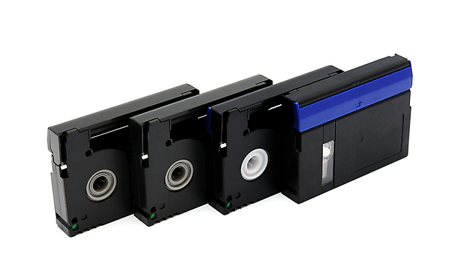 포토 JPG 해외이미지 직업 산업 리본 백그라운드 사람없음 카메라 디지털 검은색 자료 공백 장비 정보 흰색 카세트테이프 플라스틱 필름 영화 오브젝트 테이프 수납 동영상 멀티미디어 고립 지원 표준 해외202004 해외포토 컬러 재질 문화예술 문구용품 전자제품 파일형식 이미지허브