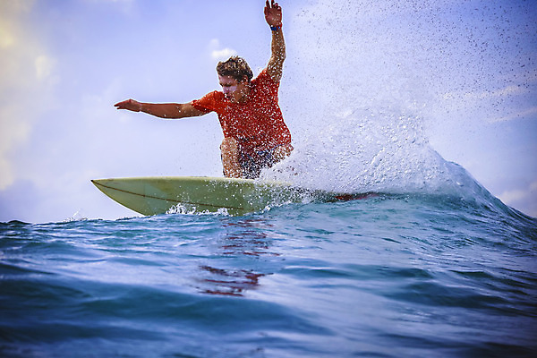 포토 JPG 해외이미지 남자 스포츠 파도 바다 여행 포즈 모션 자연 날씨 통 한명 풍경 야외 물 여름 파란색 운동 힘 에너지 수상스포츠 액체 서핑 떨어짐 승차 위험 시원함 발리 인도네시아 태평양 분무기 튜브 서퍼 혁명 해외202004 해외포토 자연요소 1 계절 아시아 컬러 섬 컨셉 운동선수 건강 사람 생태계 파일형식 이미지허브