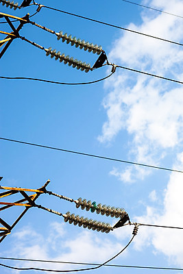 포토 JPG 해외이미지 산업 선 줄 백그라운드 유리 하늘 추상 사람없음 파란색 힘 장비 에너지 흰색 네트워크 연결 위험 전염 철사 시스템 지휘자 긴장 공학 전송 고립 분배 전압 전환 캡모자 힘찬 공급 해외202004 해외포토 모자_잡화 교육 감정 컬러 컨셉 무늬 재질 음악가 질병 감염 파일형식 이미지허브