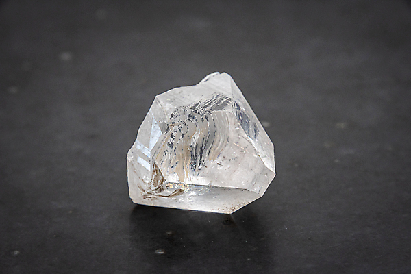 포토 JPG 해외이미지 1 조각 백그라운드 자연 사람없음 빛 컬러풀 견본 검은색 어둠 회색 조약돌 흰색 투명 거친 큼 크리스탈 보석 자르기 수집 소중 묘사 오브젝트 날것 다이아몬드 내추럴 고립 지질학 해외202004 해외포토 교육 컬러 컨셉 모션 돌_바위 크기 광석 생태계 파일형식 이미지허브