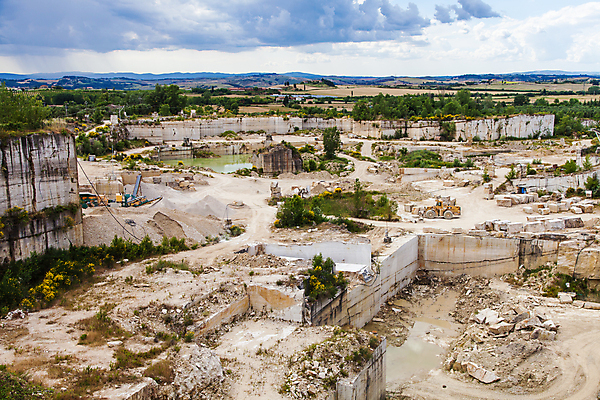 포토 JPG 해외이미지 산업 사람없음 야외 쌓기 맑음 기계 이탈리아 블록 바위 흰색 큼 버리기 날것 대리석 무거움 자원 내추럴 석회암 시에나 지질학 채석 추출 토스카나 해외202004 해외포토 교육 유럽 컬러 재료 모션 날씨 암석 돌_바위 무게 크기 파일형식 이미지허브