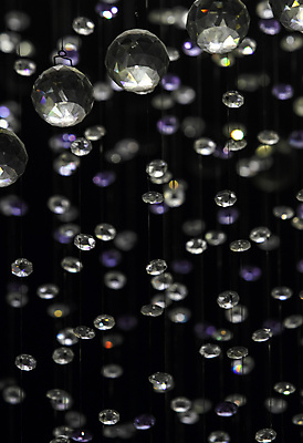 포토 JPG 해외이미지 디자인 백그라운드 전구 유리 추상 조명 주택 매달리기 사람없음 내부 장식 파란색 빛 램프 원형 화려 고급 우아함 크리스탈 묘사 샹들리에 다이아몬드 스타일 해외202004 해외포토 도형 컬러 컨셉 무늬 모션 재질 건물 광석 보석 파일형식 이미지허브