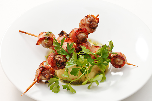 포토 JPG 해외이미지 전통 음식 채소 양파 피망 감자 파프리카 파슬리 건강 육류 돼지고기 스테이크 요리 사람없음 소풍 식사 저녁식사 침묵 소고기 튀김 뜨거움 양념 막대기 꼬치 닫기 맛 그릴 바비큐 자르기 굽기 먹기 준비 상쾌 베이컨 케밥 식용 해외202004 튀르키예 해외포토 감정 아시아 컨셉 식재료 모션 주방용품 서양음식 야외활동 소리 구이 파일형식 이미지허브