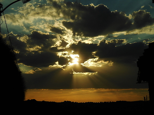 포토 JPG 해외이미지 구름 여자 남자 실루엣 종교 바다 여행 백그라운드 자연 하늘 휴가 사람 풍경 사람없음 물 여름 파란색 태양 마을 일몰 스페인 야간 즐거움 옛날 해외202004 해외포토 자연요소 계절 감정 유럽 컬러 촬영기법 노을 생태계 파일형식 이미지허브