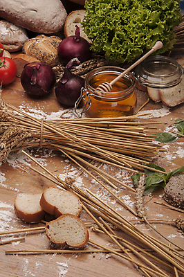 포토 JPG 해외이미지 식물 구름 전통 음식 빵 조각 백그라운드 다이어트 채소 과일 자연 탁자 하늘 아침 치즈 건조 파스타 건강 옥수수 씨앗 사람없음 목재 파란색 빛 갈색 주방 식사 빵집 맛 아침식사 상품 굽기 향수 준비 유기농 심플 밀가루 꿀 덩어리 작살 호밀 귀리 해외202004 해외포토 주간 자연요소 나무 웰빙 컬러 가구 컨셉 재료 유제품 곡류 서양음식 상점 화장품 가루 구이 생태계 파일형식 이미지허브