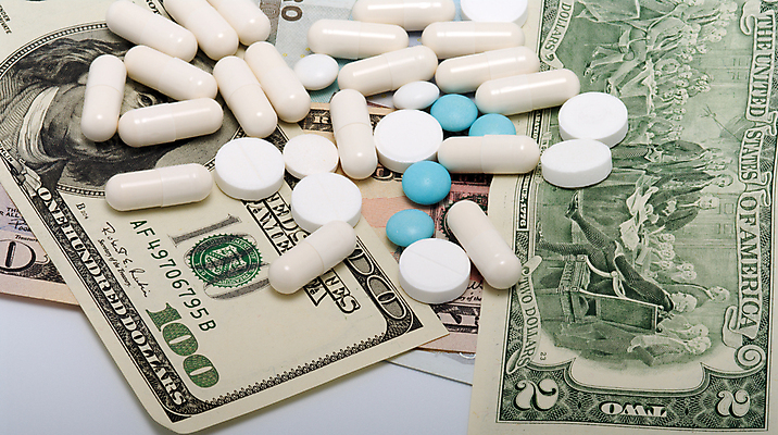 포토 JPG 해외이미지 종이 백그라운드 지폐 돈 건강 사람없음 치료 금융 알약 약 달러 쪽지 저축 유로 흰색 재산 약초 준비 결제 가치 조제 월급 요금 자금 비용 해외202004 해외포토 컬러 의학 경제 풀_식물 만들기 파일형식 이미지허브