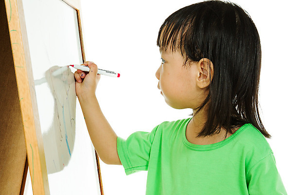 포토 JPG 해외이미지 학생 여자 교육 어린이 컨셉 교실 표시 아이디어 한명 사람 동양인 취미 스터디 펜 중국 공백 유치원 놀이방 흰색 발표 가르침 그리기 작음 스케치 스마트 그림 화이트보드 최초 걸음마 고립 세미나 해외202004 해외포토 1 아시아 컬러 학교 모션 미술 인종 학습 필기구 크기 파일형식 이미지허브