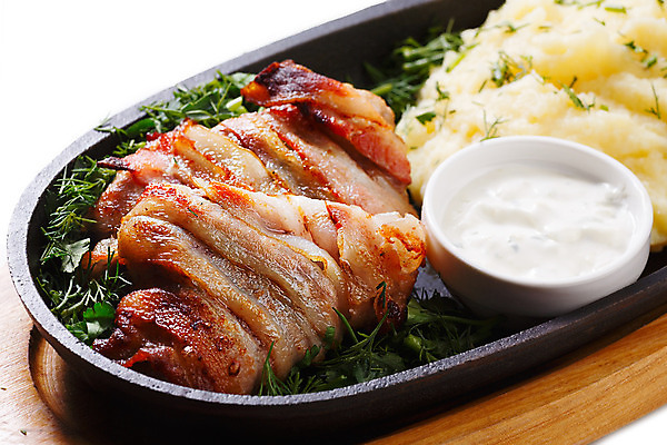 포토 JPG 해외이미지 음식 채소 감자 건강 돼지고기 스테이크 사람없음 식당 저녁식사 뜨거움 프라이팬 닫기 그릴 굽기 매움 롤 베이컨 점심식사 입가심 해외202004 해외포토 모션 주방용품 서양음식 육류 상점 식사 맛 구이 파일형식 이미지허브